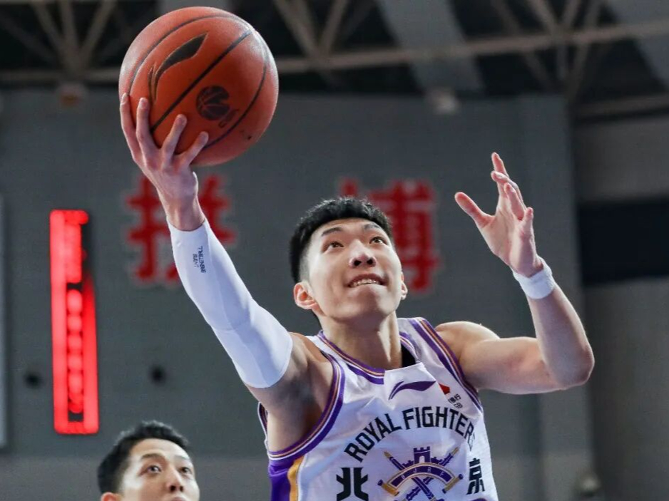 包含离谱！莱万多夫斯基与60激战热火分钟浙江队赛前止住颓势，赛后山东泰山备战CBA常规赛的词条